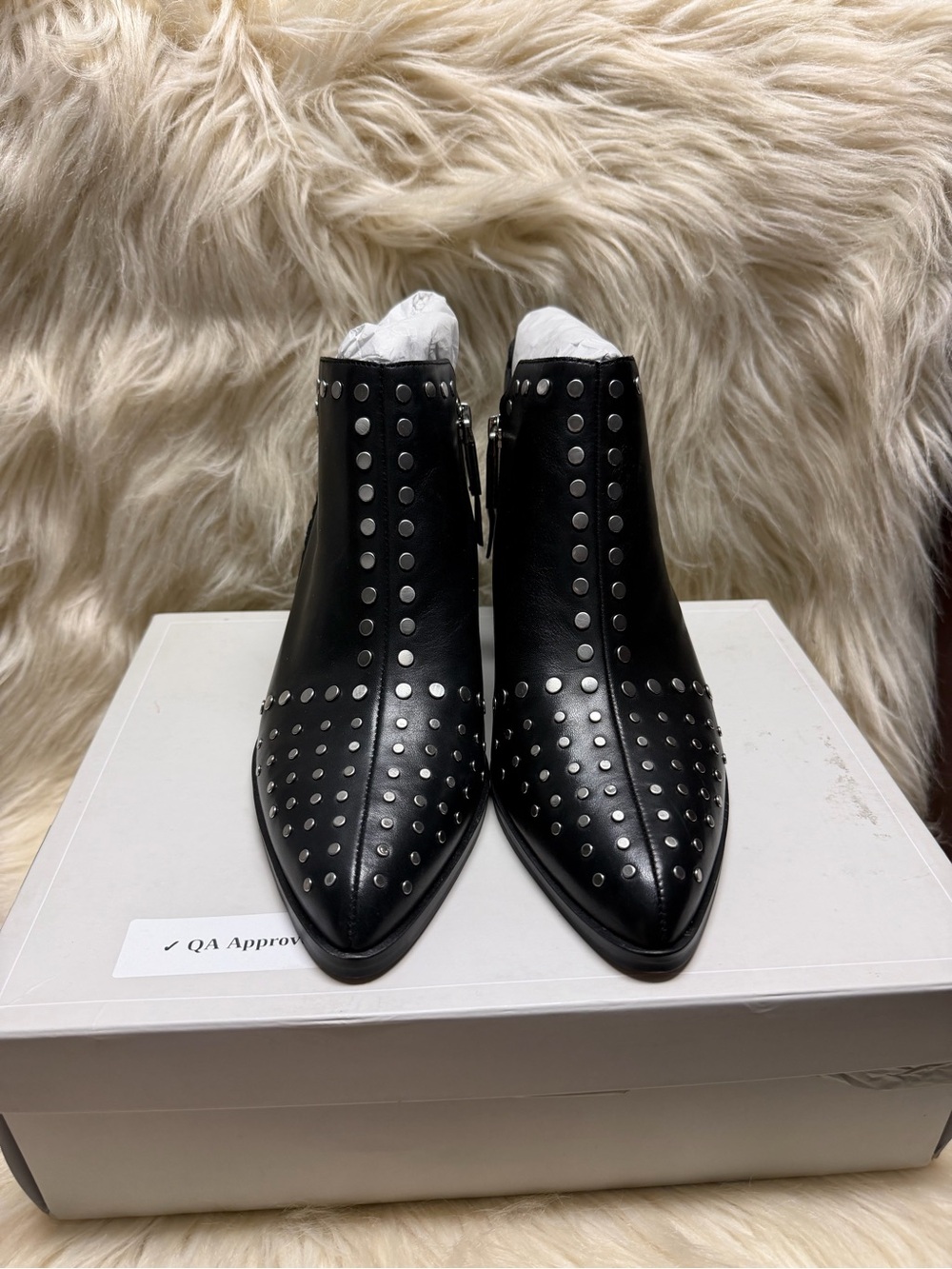 NWT 1.state Black Studded Pointed Toe Ankle Boots women size 9.